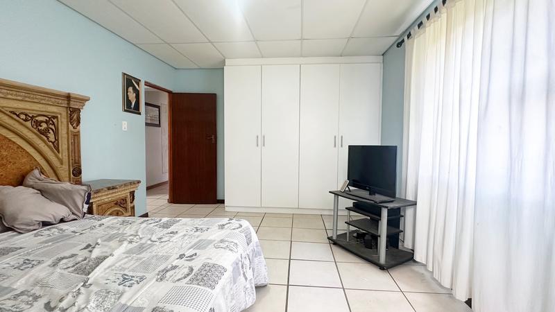 7 Bedroom Property for Sale in Dassenberg Western Cape